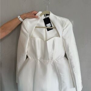 Elegant White Long-Sleeve Satin Dress with Structured Bodice